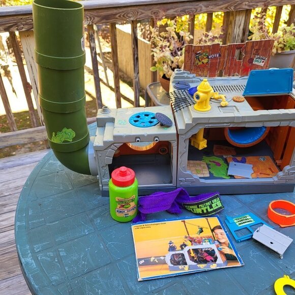 Teenage Mutant Ninja Turtle Sewer Home  (1989 Mirage Studios) VINTAGE USED - Picture 2 of 16